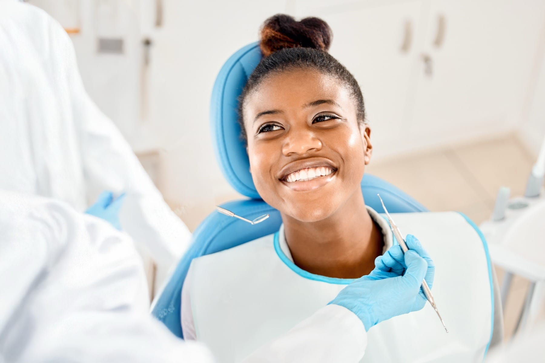 Complimentary cosmetic dentistry consultation.